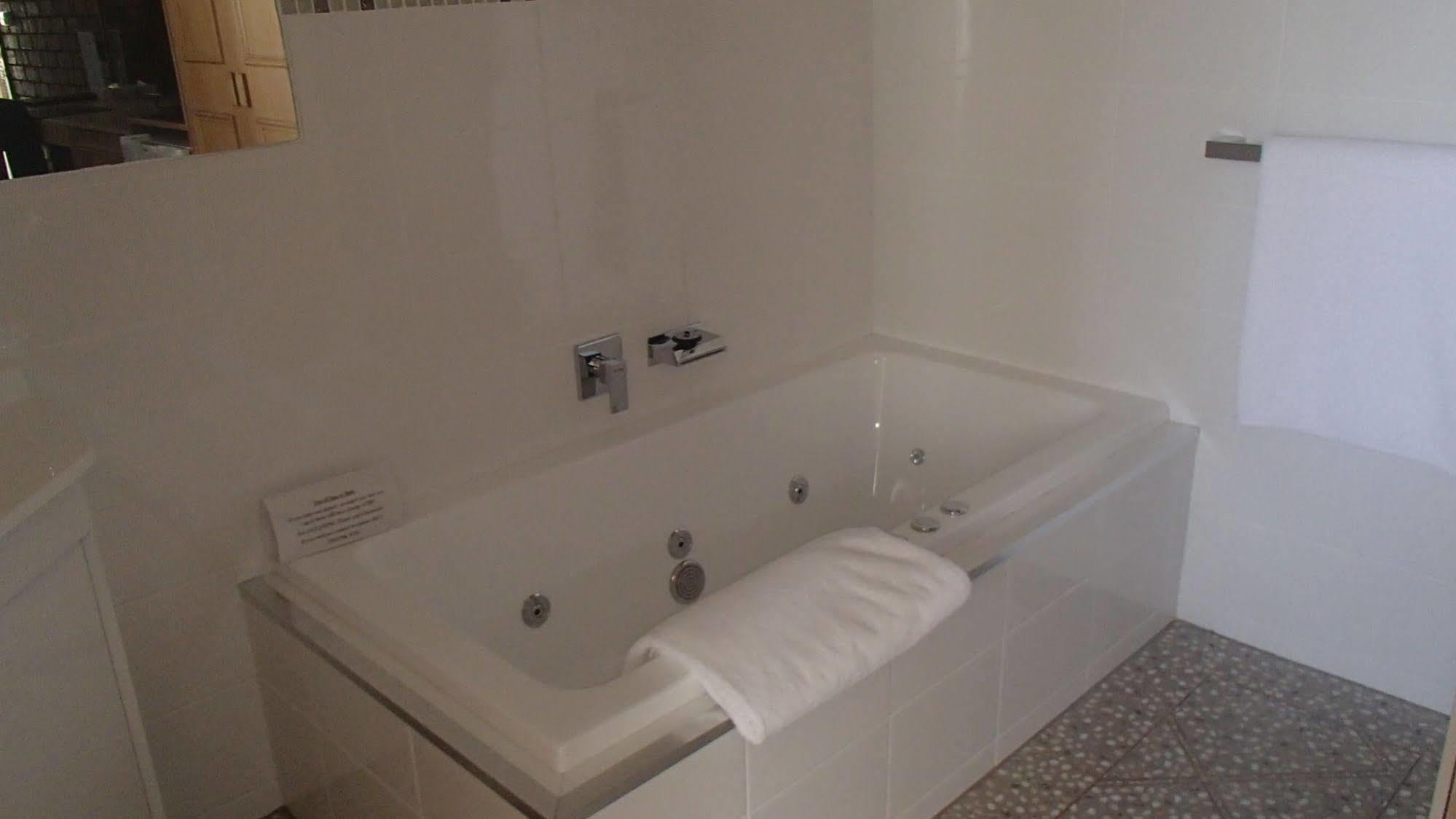 City Colonial Motor Inn Милдура Екстериор снимка